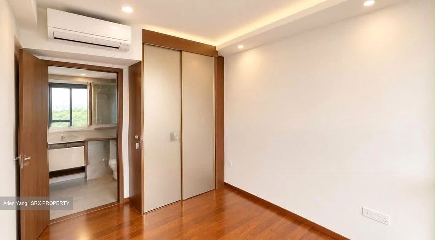 Slim Barracks Rise (D5), Condominium #635017311